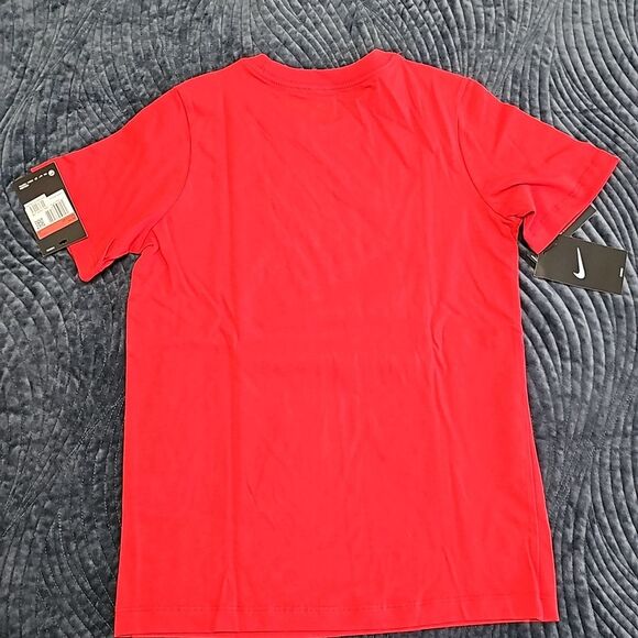NWT Nike Graphic T Shirt, Size L - Picture 5 of 5